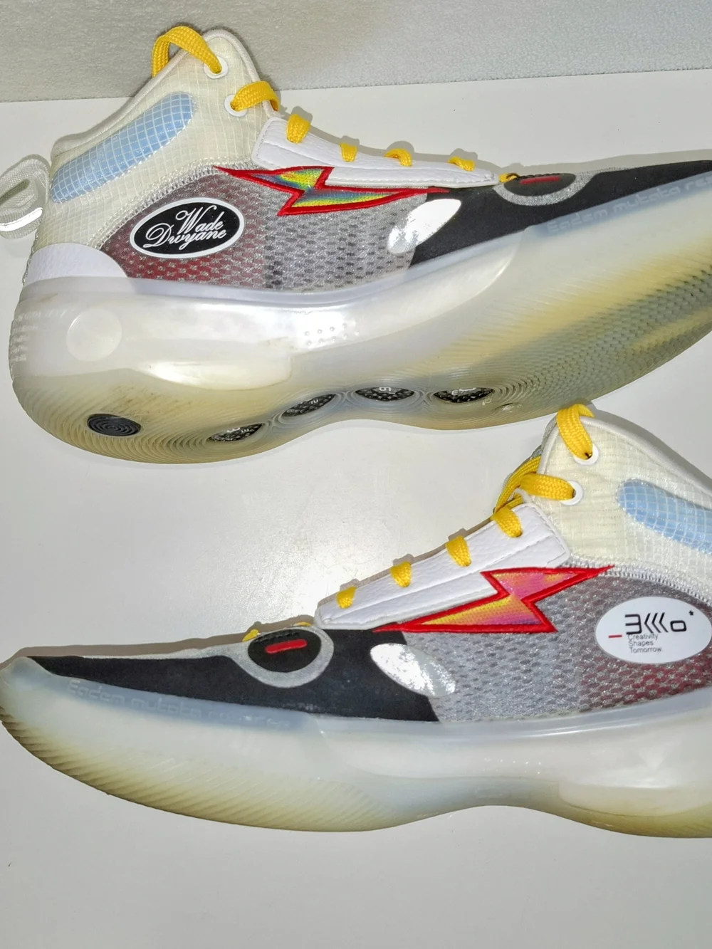 Li - Ning Wade Dwyane Limited Edition Sneakers  with Yellow Laces